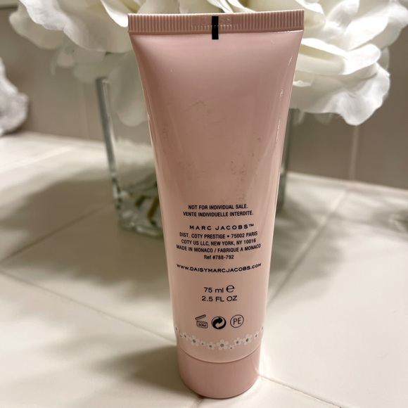 NEW! Marc Jacobs Daisy Shower Gel - Picture 2 of 2